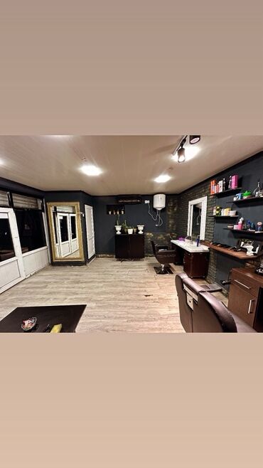 Hazır biznes: 📍 Gənclik metrosu yaxınlığında tam hazır bərbər salonu satılır — 2