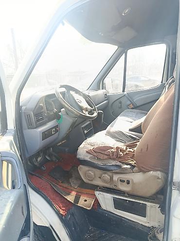 Легкий грузовой транспорт: Легкий грузовик, Mercedes-Benz — 2