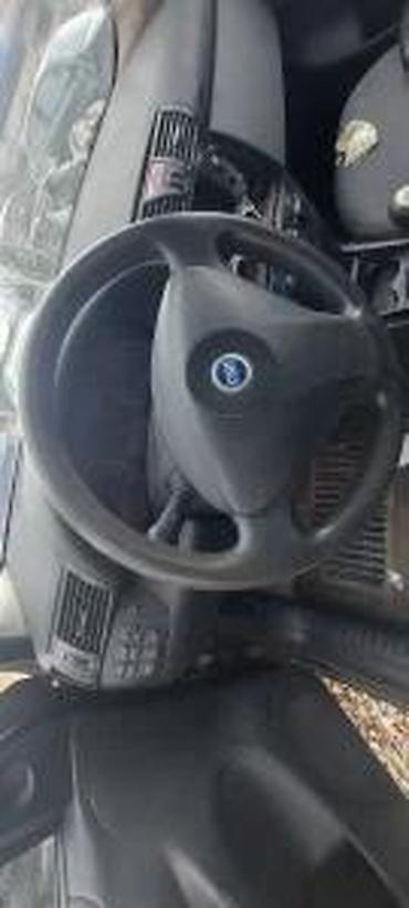 cerade za auto: FIAT STILO VOLAN | Volan za stila dobro stanje — 2