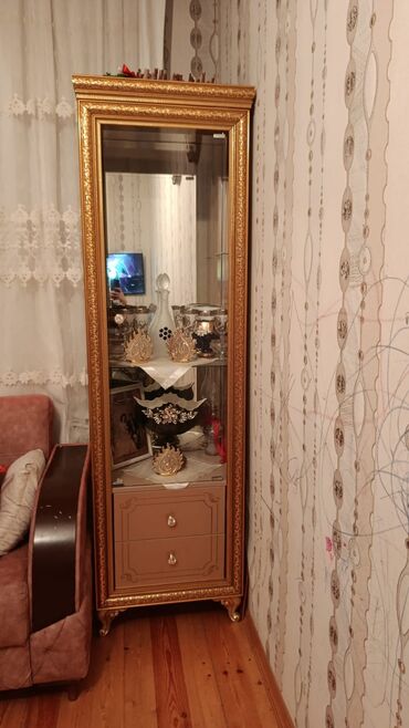 Б/у, Сервант
