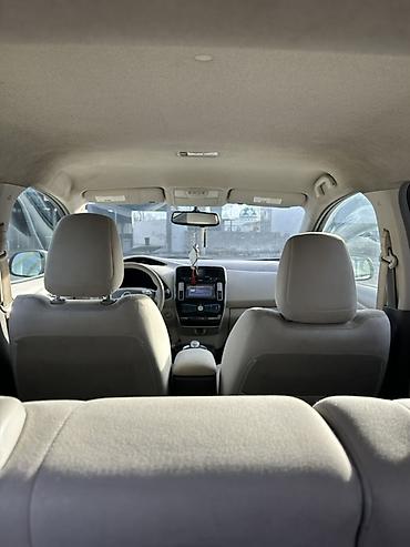 Nissan: Nissan Leaf: 2011 г., Робот, Электромобиль, Хэтчбэк — 10