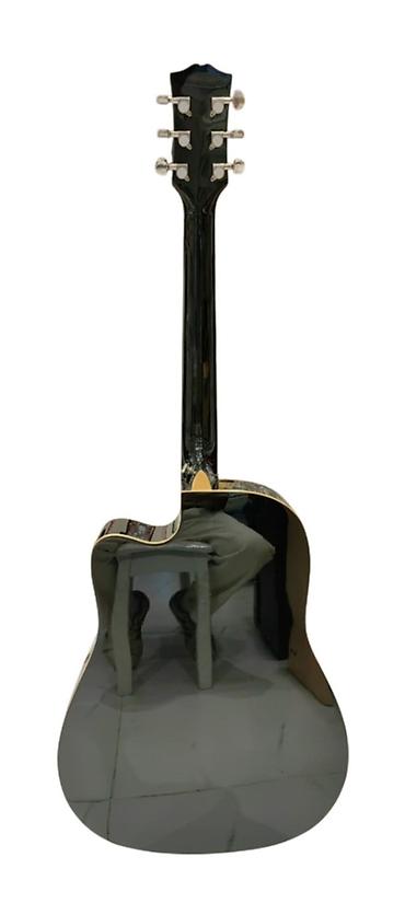 gitara simi: Smiger qara akustik gitara. Çox az işlədilib, yeni kimidir, cızığı — 3