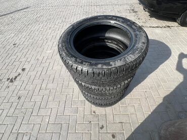 шипованные шины: Комплект зимних шин для легкового автомобиля — 4 штуки