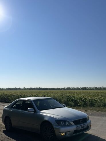 Lexus: Lexus IS: 2002 г., 2 л, Механика, Бензин, Седан
