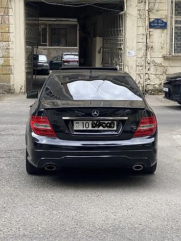 2.2 cdi mator: Mercedes-Benz C-Class sedan - Korpus: 4 qapılı sedan, qara rəng - — 1