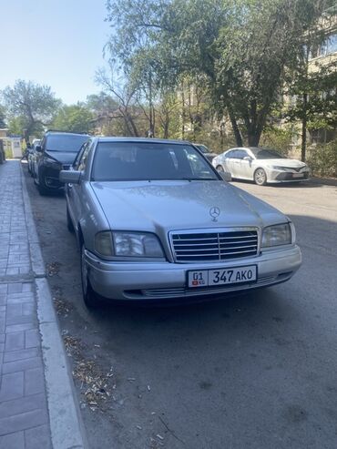 мерседес w204 цена бишкек: Mercedes-Benz C-класса серебристого цвета. 2,2 обьем двигателя