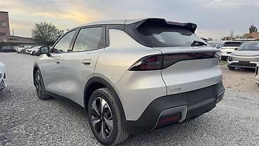 roewe ei5: Changan Qiyuan Q05: 2026 г., 1.5 л, Вариатор, Электромобиль, Кроссовер — 2