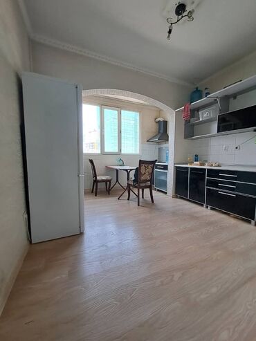мкр улан продаю квартиру: 2 комнаты, 68 м², 106 серия, 7 этаж, Старый ремонт