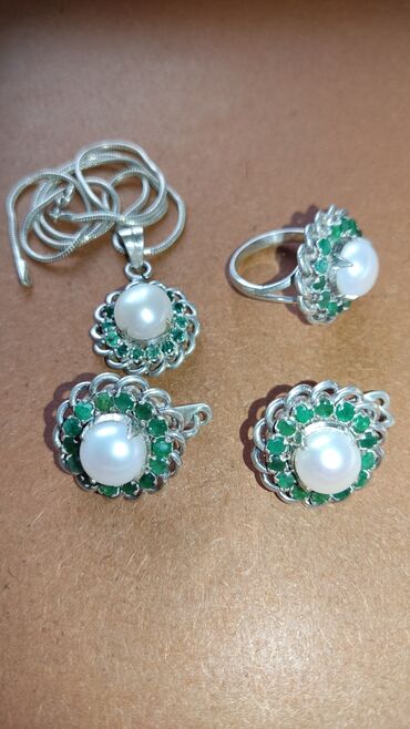 серебряные контакты: Серебряный набор: серьги, кольцо, кулон и цепочка. Камни из жемчуга и