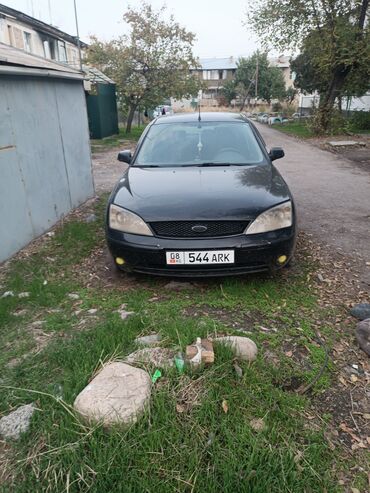 Ford: Ford Mondeo: 2002 г., 1.8 л, Механика, Газ, Хэтчбэк