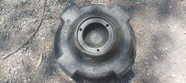 Другие аксессуары для шин, дисков и колес: Пенопластовое крепление в запаску для инструмента