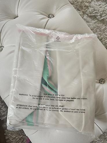 Çantalar: Victoria’s Secret çantaları Play və alışveriș ucun idealdirlar. Her — 8