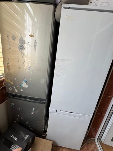 qaz alti: İşlənmiş 2 qapılı Indesit Soyuducu Satılır, rəng - Ağ