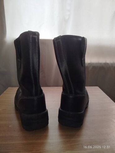 ремонт генератора: İki eded botinka. 42 ve 43 ölçüsü