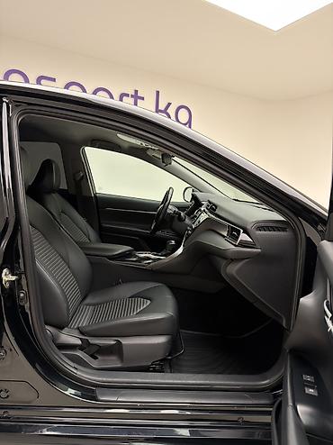 Toyota: Toyota Camry: 2020 г., 2.5 л, Вариатор, Гибрид, Седан — 10