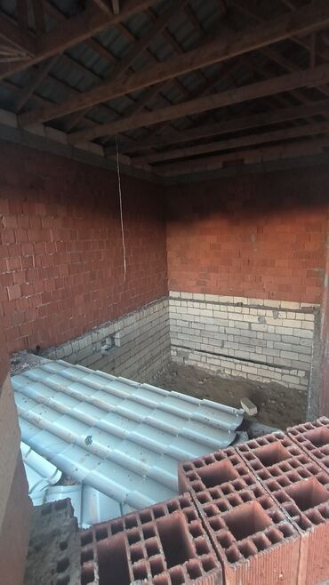 Dizayn, layihə: 1 mərtəbəli fərdi yaşayış evi – layihə və tikili - Ümumi ölçü: 10.5 m — 10