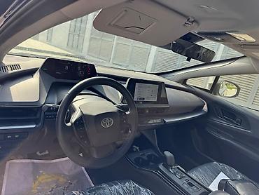 eado ev: Toyota Prius: 2024 г., 2 л, Автомат, Бензин, Хэтчбэк — 5