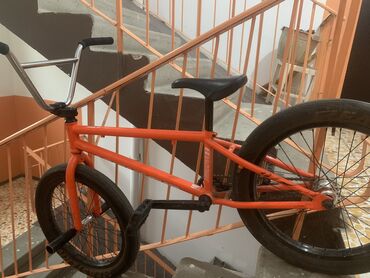 bmx велосипед цена: BMX в хорошем состоянии почти новый сделан из хромолюбидена компания