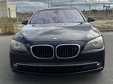 afdamabiler: BMW 750: 4.4 l | 2010 il Sedan — 7