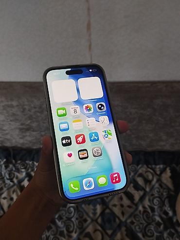 Apple iPhone: IPhone 15 Pro, Б/у, 128 ГБ, Белый, Защитное стекло, 78 % — 2