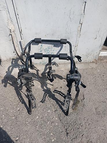 Багажники: Velosipedlər üçün avtomobil baqajına quraşdırılan arxa daşınma dayağı — 1
