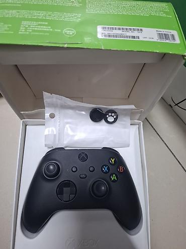 Видео оюндар жана приставкалар: Беспроводной геймпад Xbox в чёрном цвете. Классическая эргономичная — 1