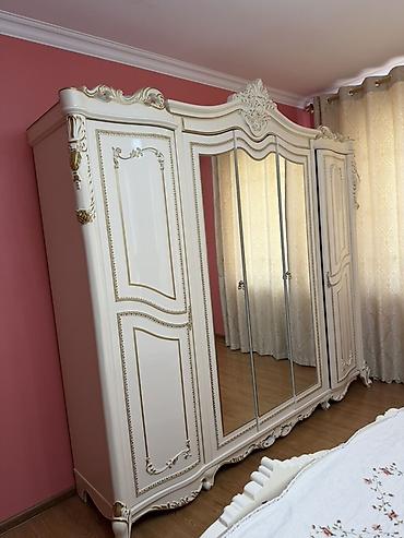 Спальные гарнитуры: Кровать 180/200, большой шкаф, туалетный столик, 2 прикроватные тумбы — 2