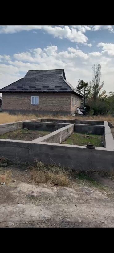 продаю участок в центре: 4 соток, Для строительства, Красная книга, Договор купли-продажи