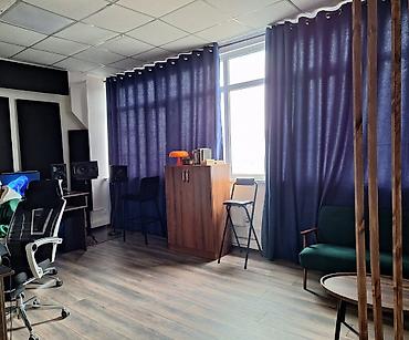 24: Сдаю Офисный шкаф: Сдаю Колл-центр, Нотариус, IT company, 52 м², В административном здании, 1 линия, С системой безопасности, С юридическим адресом — 4