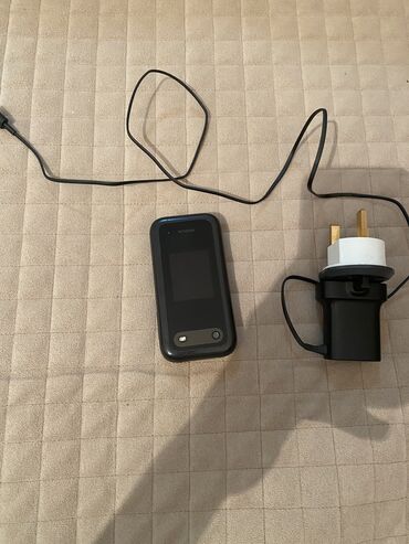 qədim telefon: Nokia 2760 Flip, < 2 GB Memory Capacity, rəng - Qara, Düyməli, İki sim kartlı