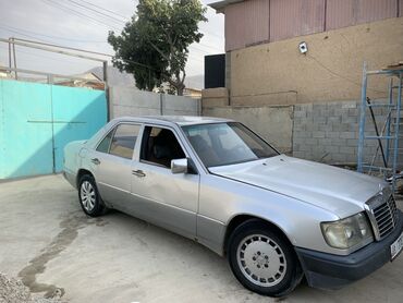 Mercedes-Benz: Mercedes-Benz E-Class: 1992 г., Механика, Бензин, Седан