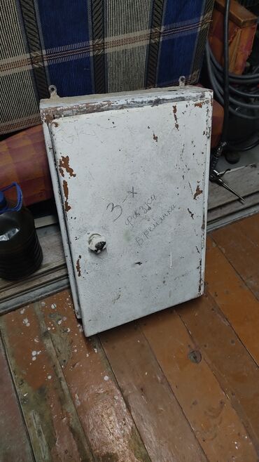 Шкафы: Шкаф, ящик, для электрощита СССР качество, толстый металл. Размеры