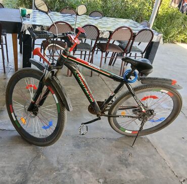 Çəngəllər: Şəhər və yüngül off-road sürüşləri üçün çoxfunksiyalı velosiped -