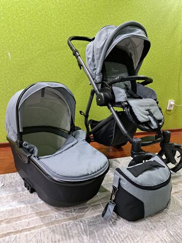 коляски для новорожденных: Коляска, цвет - Черный, Б/у
