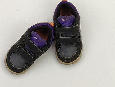 nike buty sportowe dla dzieci: Buty sportowe Nike, 22, Używany