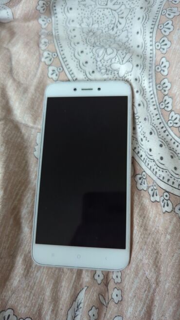 телефон буш: Xiaomi, Redmi 5A, Б/у, 32 ГБ, цвет - Бежевый, 2 SIM