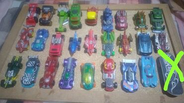 Oyuncaqlar: Orijinal Hot Wheels modelləri. Qiyməti 1 manat. Minimum alış 5 ədəd