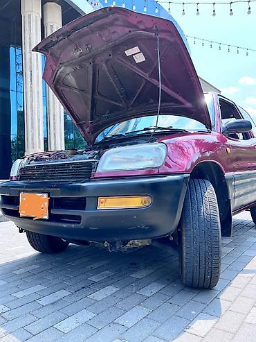 Toyota RAV4: 2 l | 1994 il Krossover — 2
