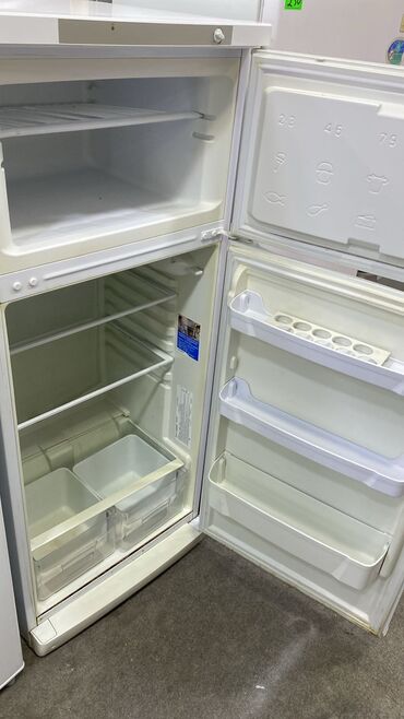 Soyuducular: İşlənmiş 2 qapılı Indesit Soyuducu Satılır, rəng - Ağ — 8