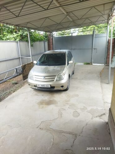 тайота исс: Toyota ist: 2002 г., 1.3 л, Автомат, Бензин, Хэтчбэк