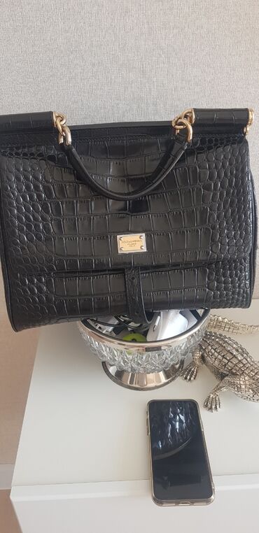 сумки черные: Сумка Dolce Gabbana, в отличном состоянии, кожа