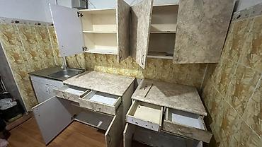 silver kitchen: Кухонный гарнитур в светлом каменном декоре (ЛДСП). Комплект состоит — 1