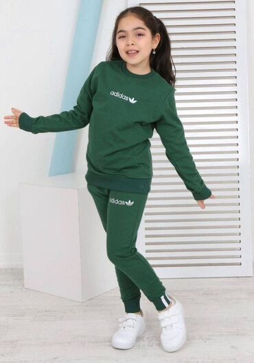 Komplet trenerke: Moderna dečija trenerka od pamuka, idealna za svakodnevne aktivnosti i — 2