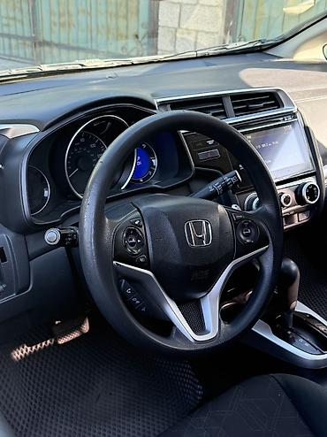 жабра на фит: Honda Fit: 2016 г., 1.5 л, Автомат, Бензин, Хэтчбэк — 4