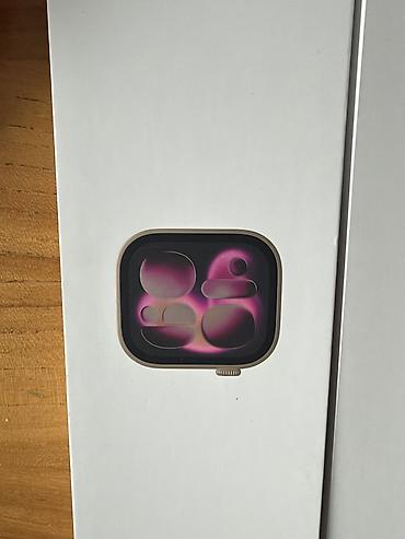 Apple Watch: Apple Watch Series 11, 42 мм, Rose Gold, ремешок Light Blush, GPS — 3
