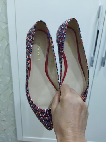 Baletkalar: Ninewest ayaqqabilari hamısı yenidir. 36-37 olculerdir. temiz — 6
