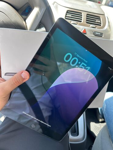 irsad telecom notebook qiymetleri: Apple iPad