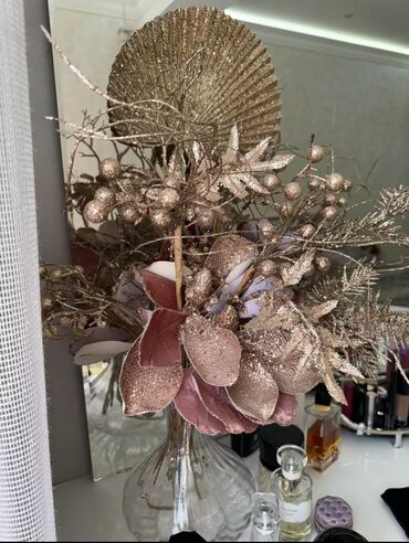 Süni güllər: Her biri satiwda qiymetle bagli wapla elaqe saxlayin — 9