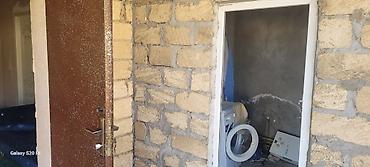 Həyət evləri və villaların satışı: Satılır: həyət evi - Tikili: birmərtəbəli həyət evi, daş divarlar — 12