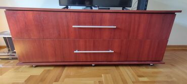 Komode: Na prodaju TV komoda u dosta dobrom stanju kao sa slika (osim dve